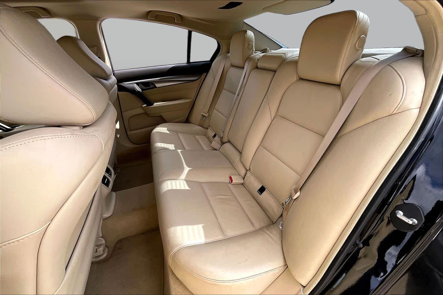 2010 Acura TL photo 18 of 31