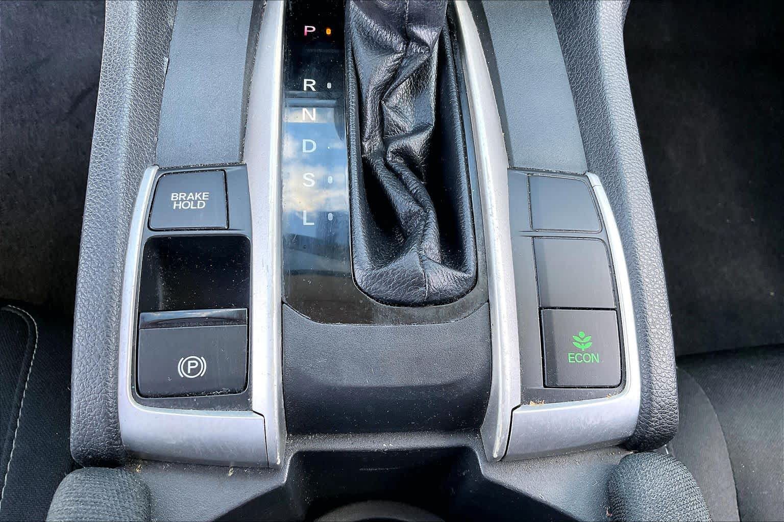 2017 Honda Civic Sedan photo 32 of 34
