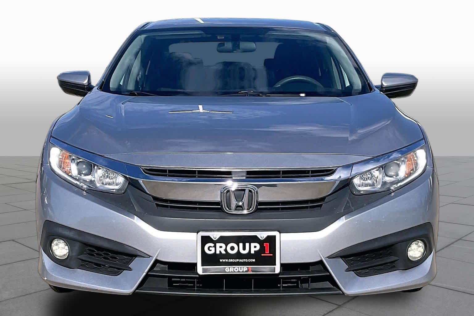 2017 Honda Civic Sedan photo 4 of 34
