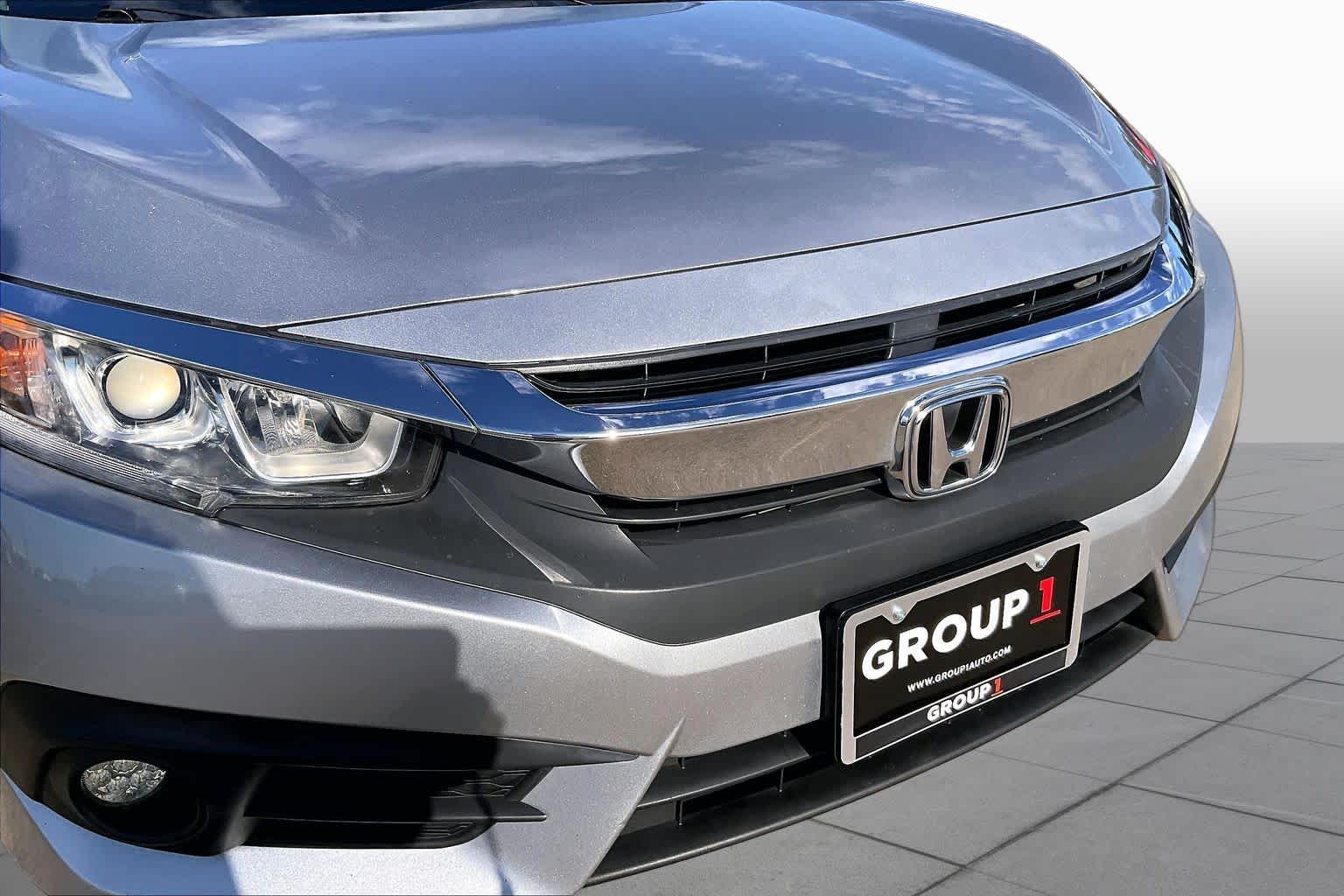 2017 Honda Civic Sedan photo 27 of 34