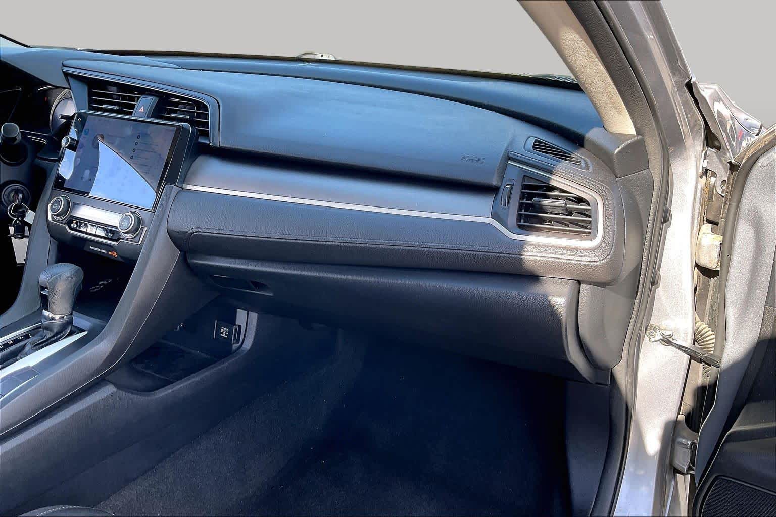 2017 Honda Civic Sedan photo 16 of 34