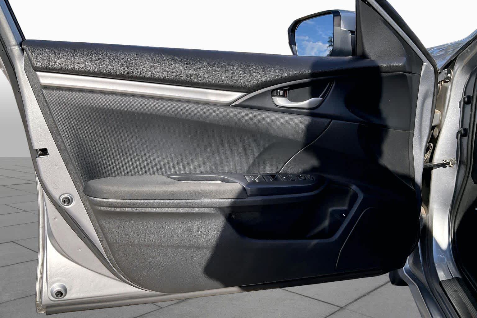 2017 Honda Civic Sedan photo 19 of 34