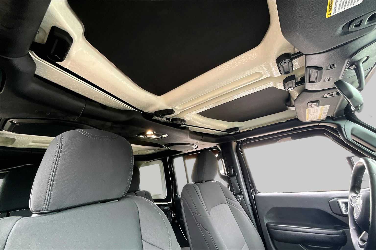2020 Jeep Wrangler Unlimited Willys - 11