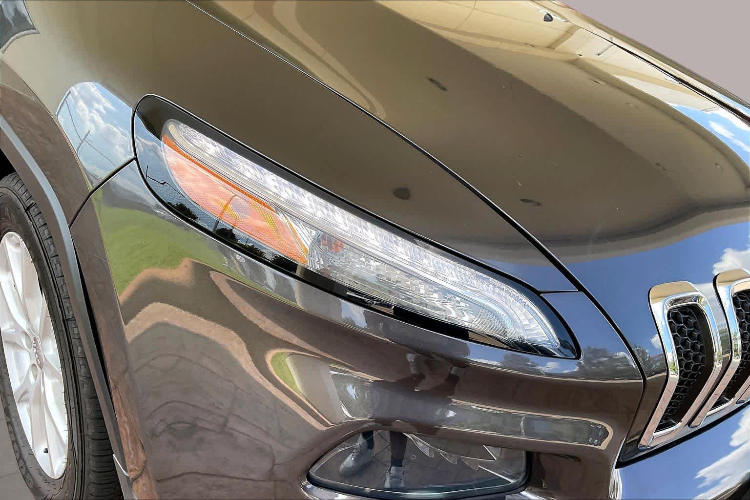 2015 Jeep Cherokee Latitude Granite Crystal Metallic Clearcoat at Texan GMC Buick