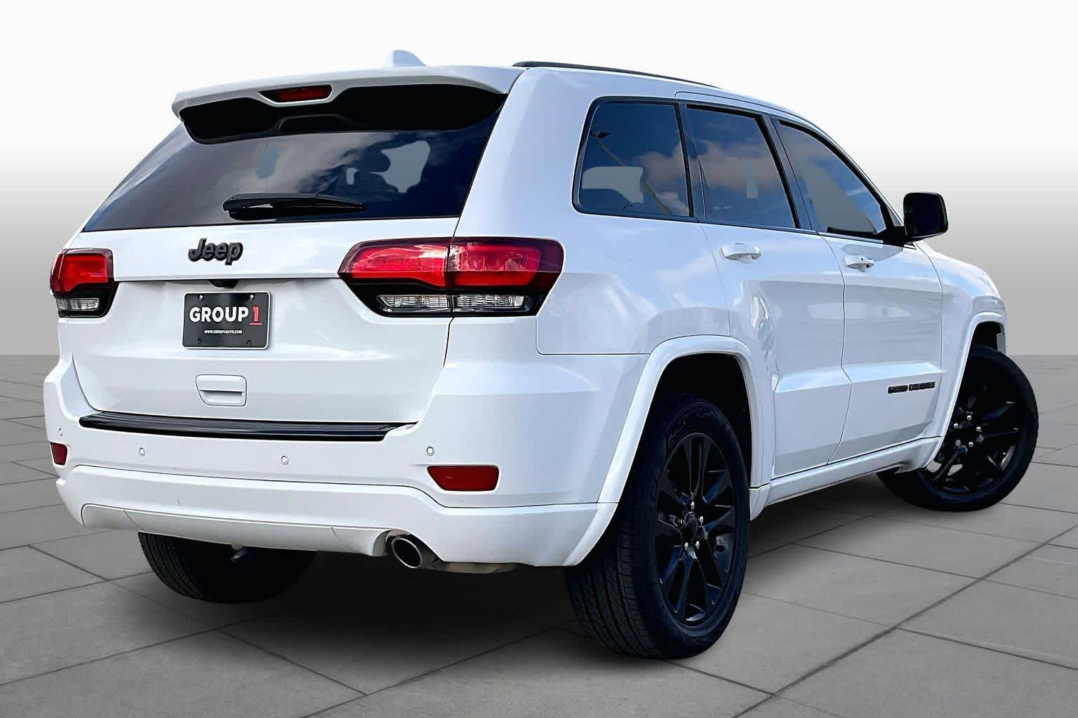 2018 Jeep Grand Cherokee Altitude Bright White Clearcoat at AutoNation Toyota Gulf Fwy