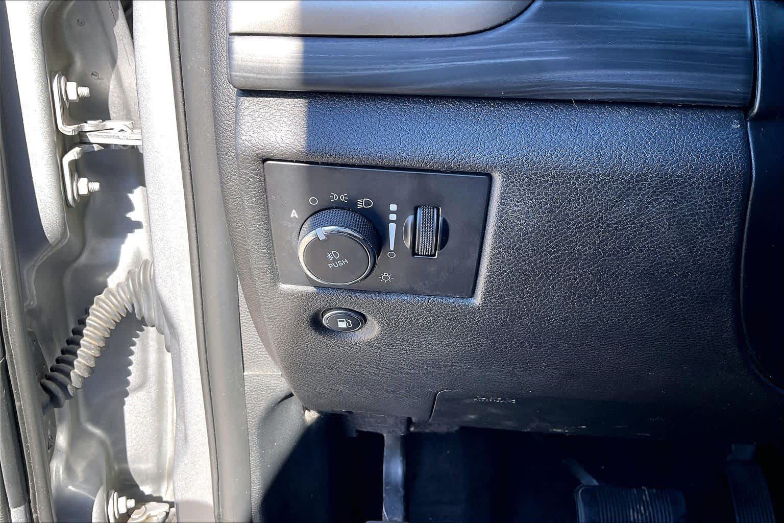 2019 Jeep Grand Cherokee Altitude Billet Silver Metallic Clearcoat at AutoNation Toyota Gulf Fwy