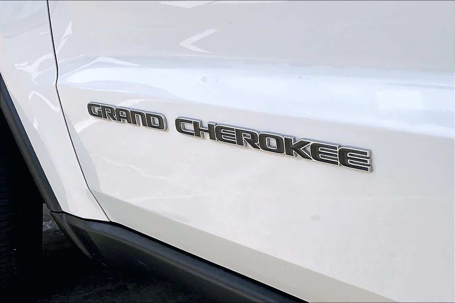2021 Jeep Grand Cherokee Limited Bright White Clearcoat at Turner Chevrolet