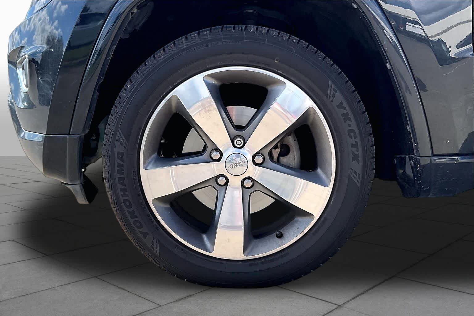 2015 Jeep Grand Cherokee photo 9 of 34