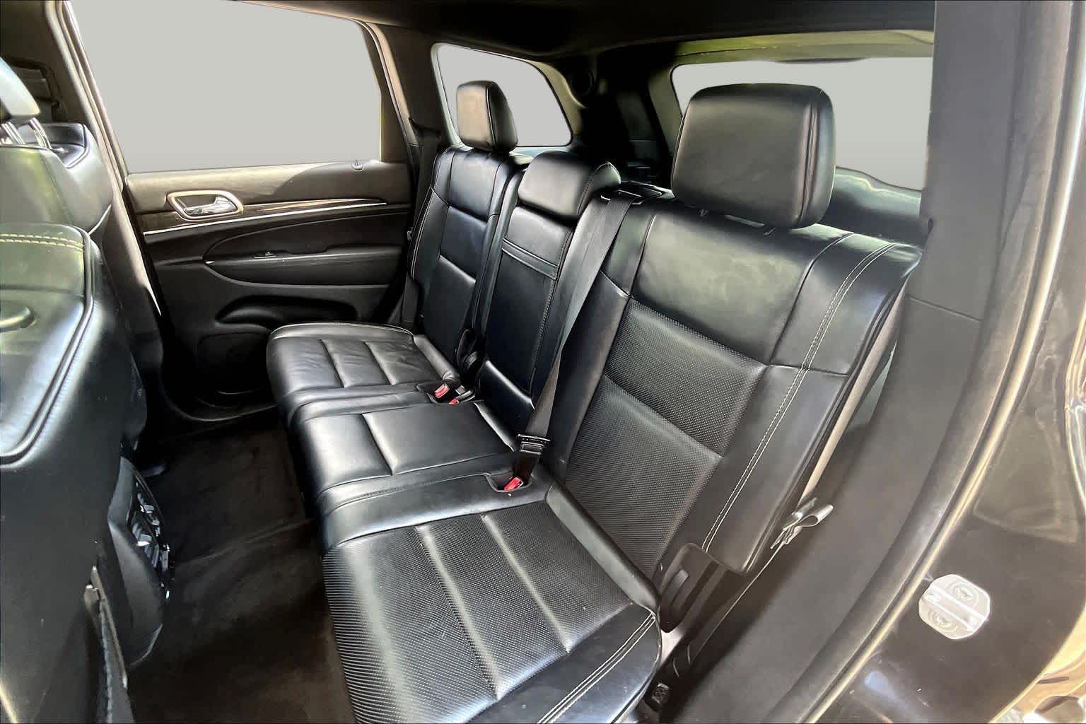 2015 Jeep Grand Cherokee photo 18 of 34