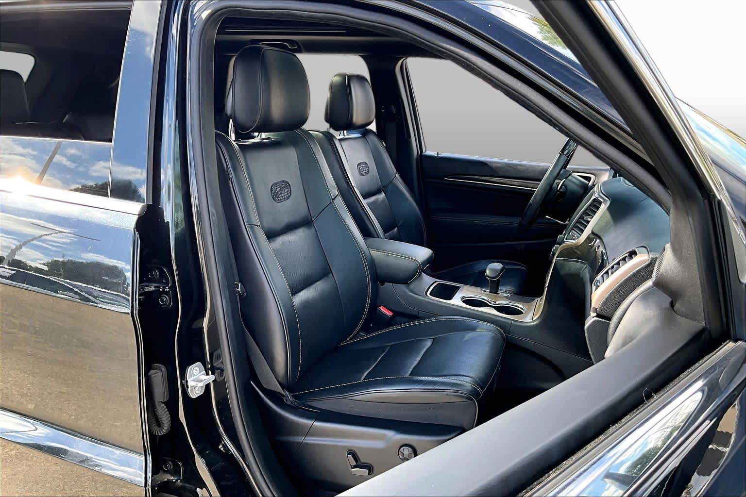2015 Jeep Grand Cherokee photo 8 of 34
