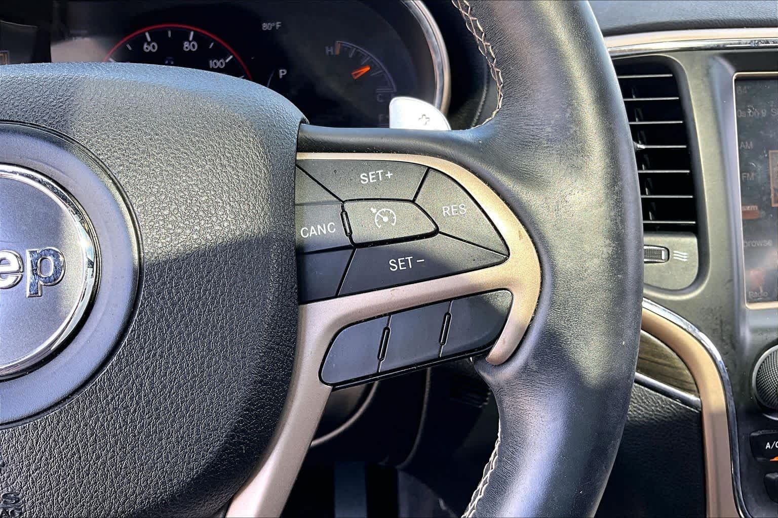 2015 Jeep Grand Cherokee photo 22 of 34