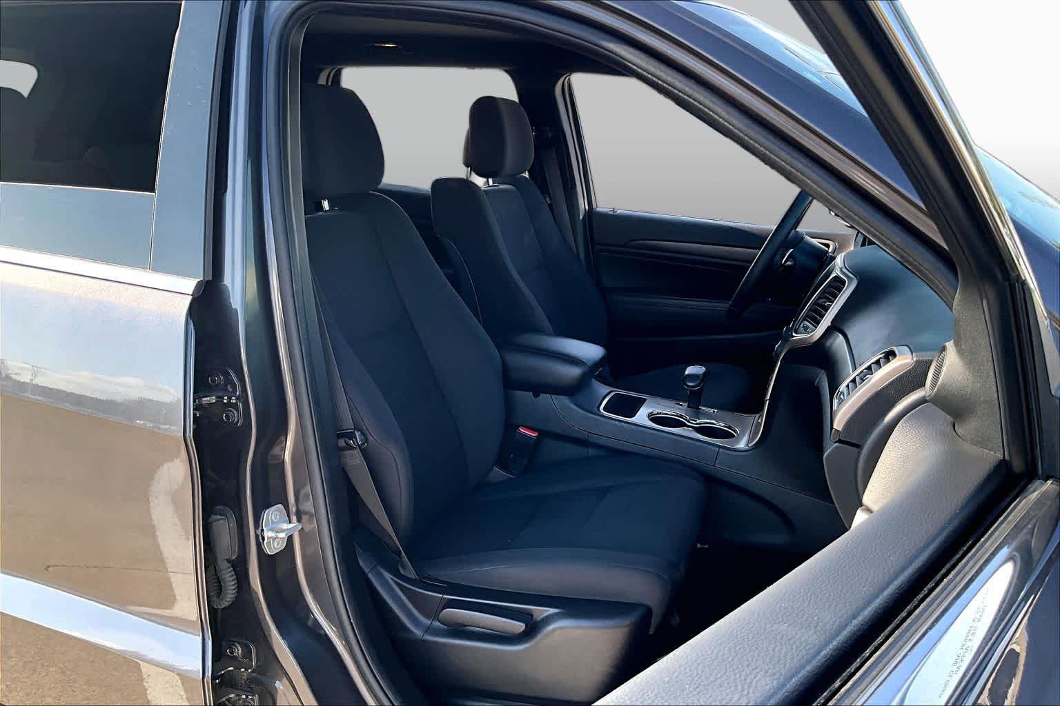 2015 Jeep Grand Cherokee Laredo Granite Crystal Metallic Clearcoat at Lexus Southwest Houston