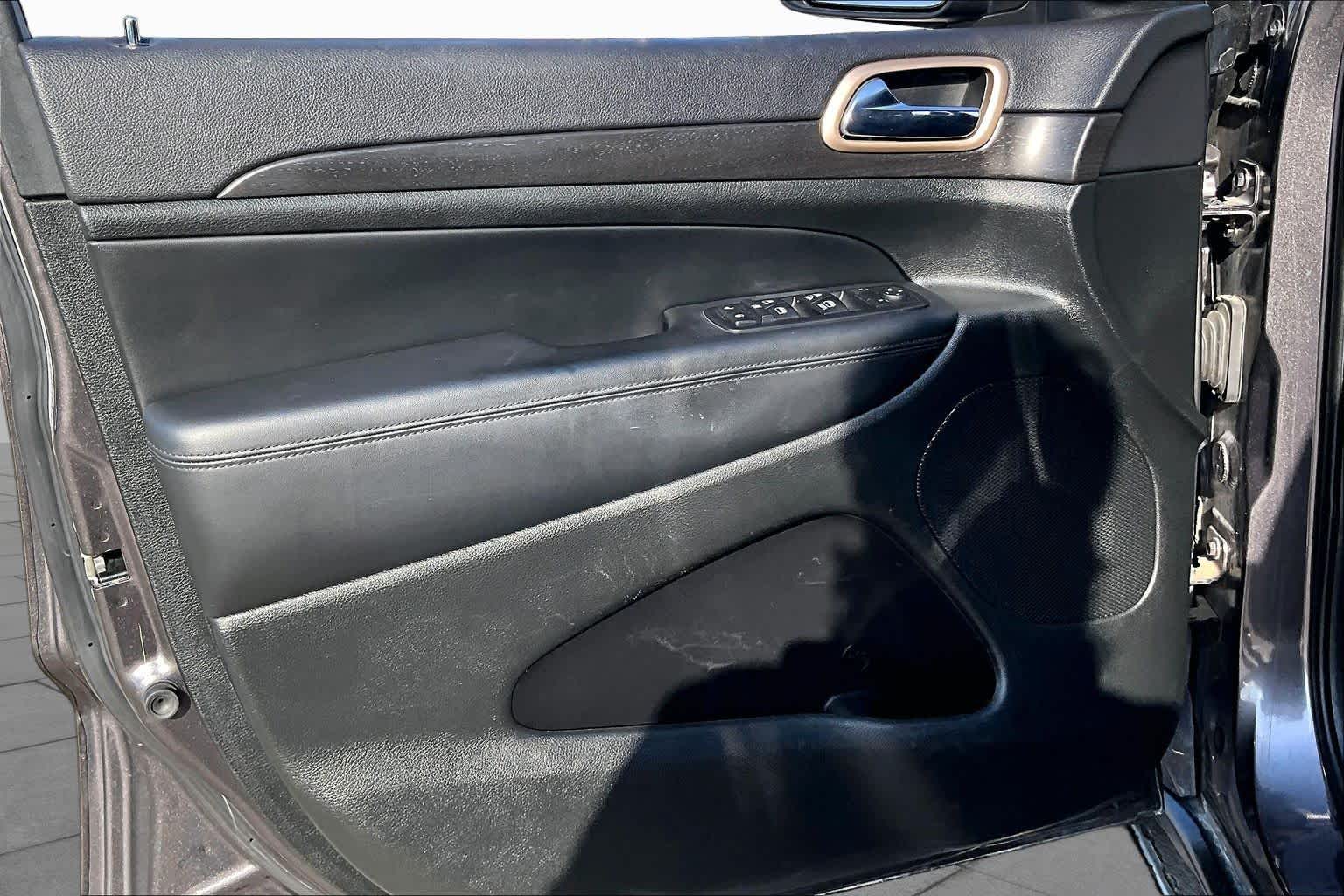2015 Jeep Grand Cherokee Laredo Granite Crystal Metallic Clearcoat at Lexus Southwest Houston