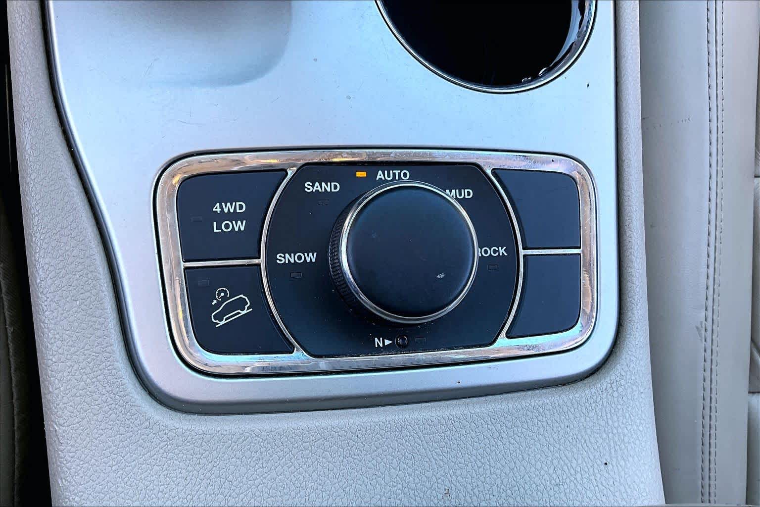 2015 Jeep Grand Cherokee Limited Brilliant Black Crystal Pearlcoat at Sterling McCall Acura