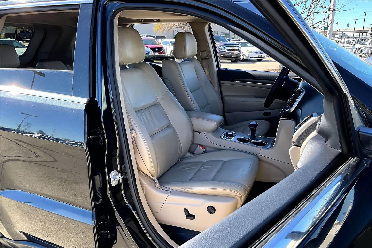 2015 Jeep Grand Cherokee Limited Brilliant Black Crystal Pearlcoat at Sterling McCall Acura