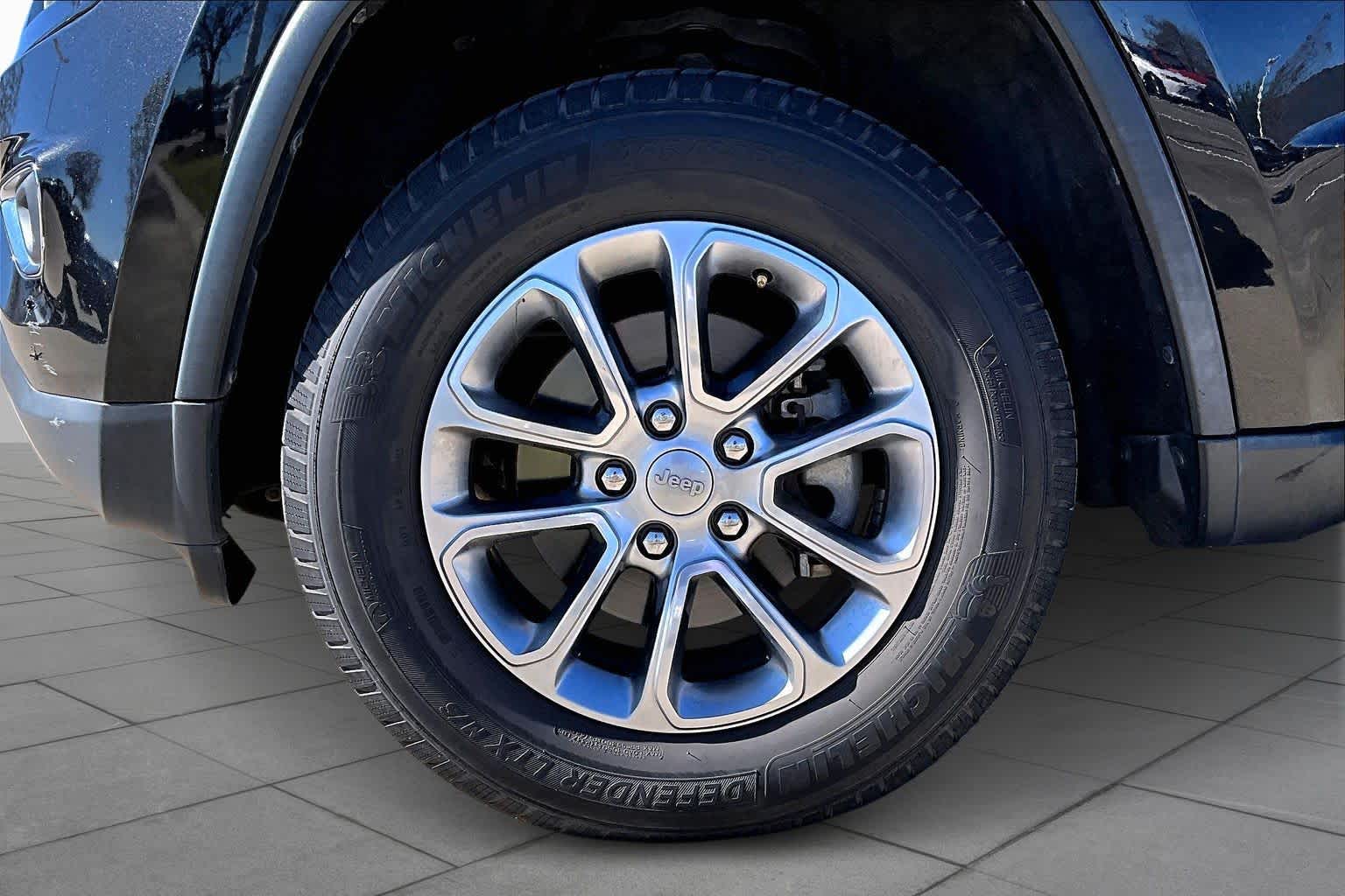 2015 Jeep Grand Cherokee Limited Brilliant Black Crystal Pearlcoat at Sterling McCall Acura