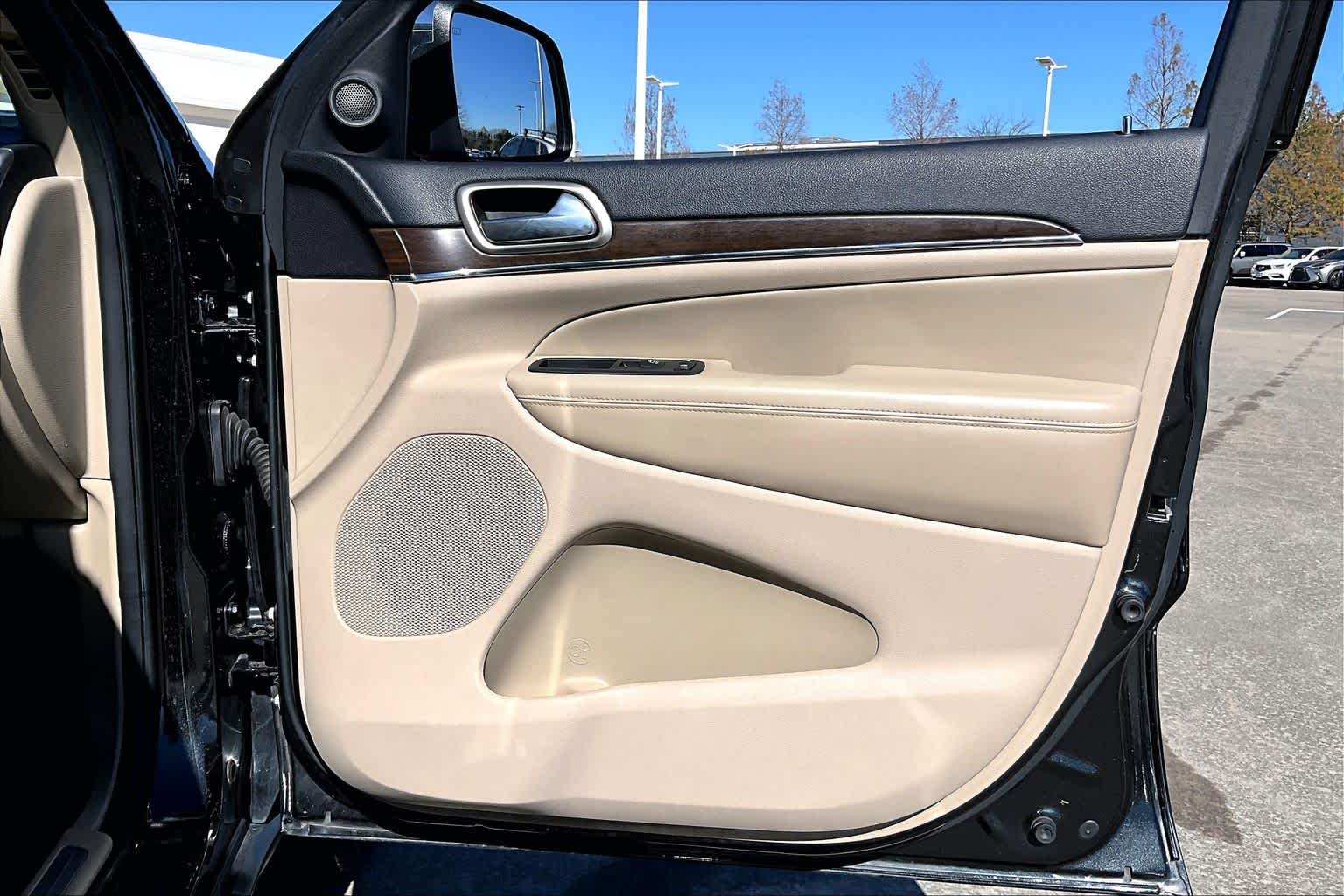 2015 Jeep Grand Cherokee Limited Brilliant Black Crystal Pearlcoat at Sterling McCall Acura