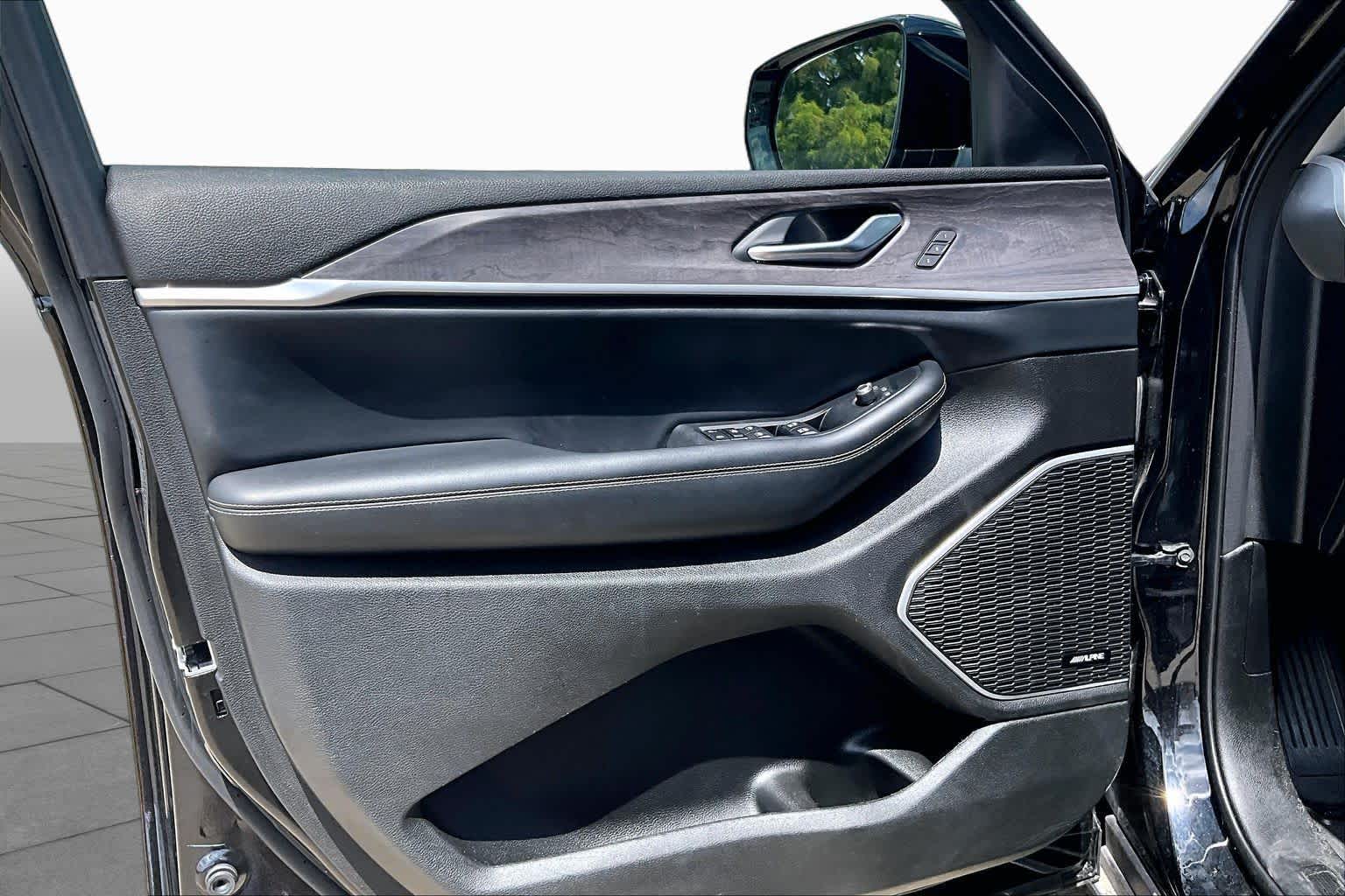 2022 Jeep Grand Cherokee Limited Diamond Black Crystal Pearlcoat at Tomball Chrysler Dodge Jeep Ram