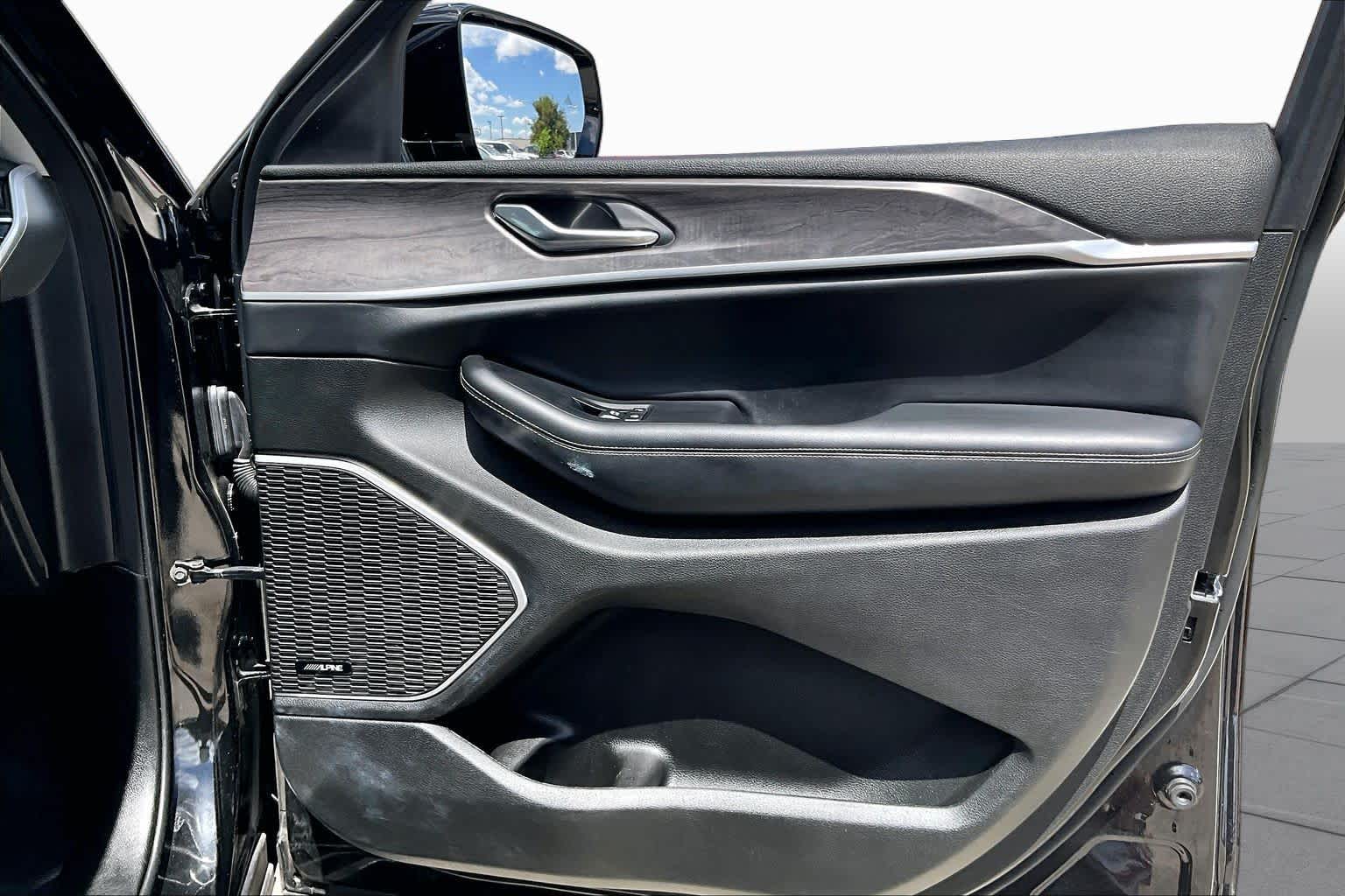 2022 Jeep Grand Cherokee Limited Diamond Black Crystal Pearlcoat at Tomball Chrysler Dodge Jeep Ram