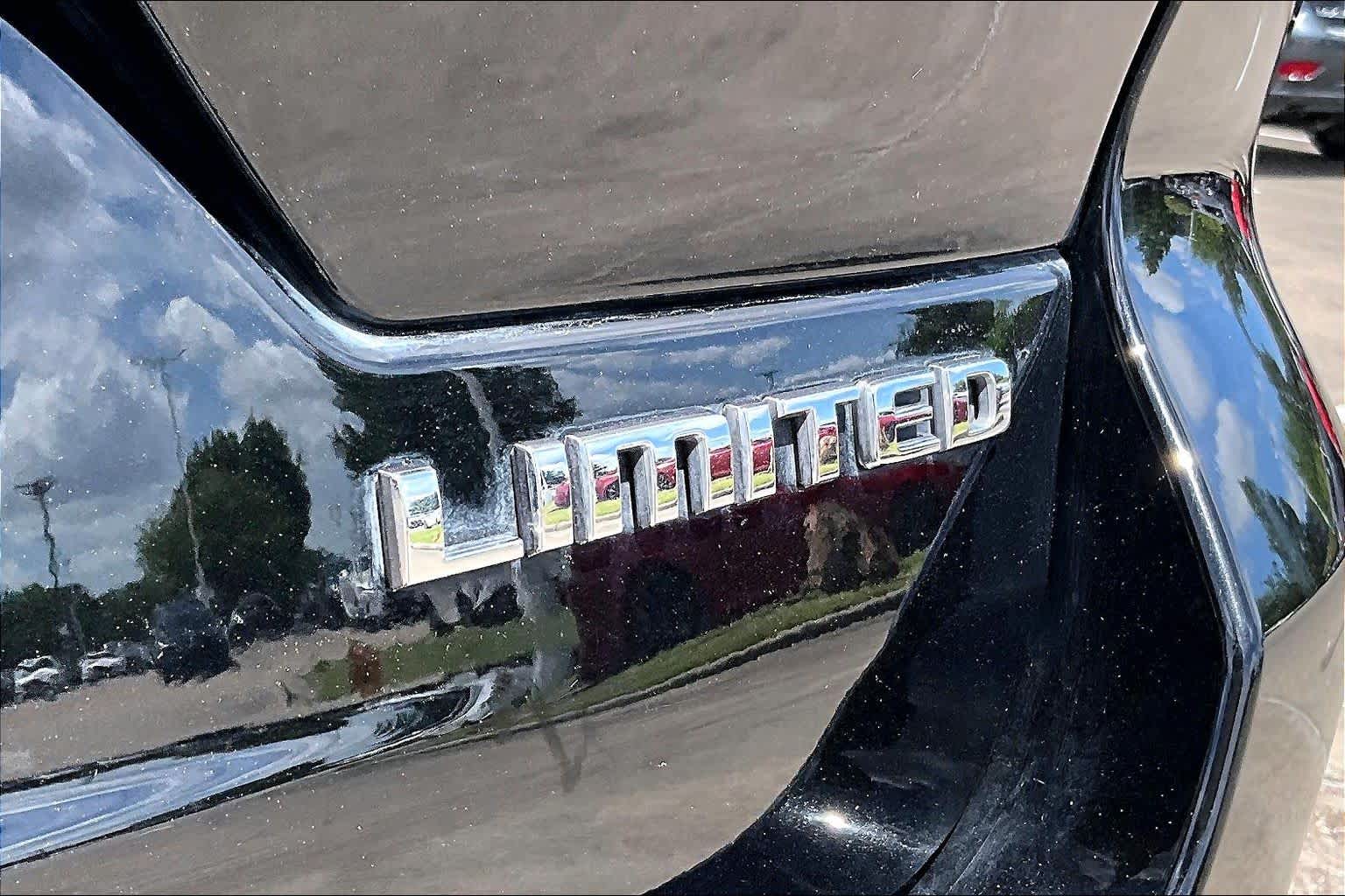 2022 Jeep Grand Cherokee Limited Diamond Black Crystal Pearlcoat at Tomball Chrysler Dodge Jeep Ram