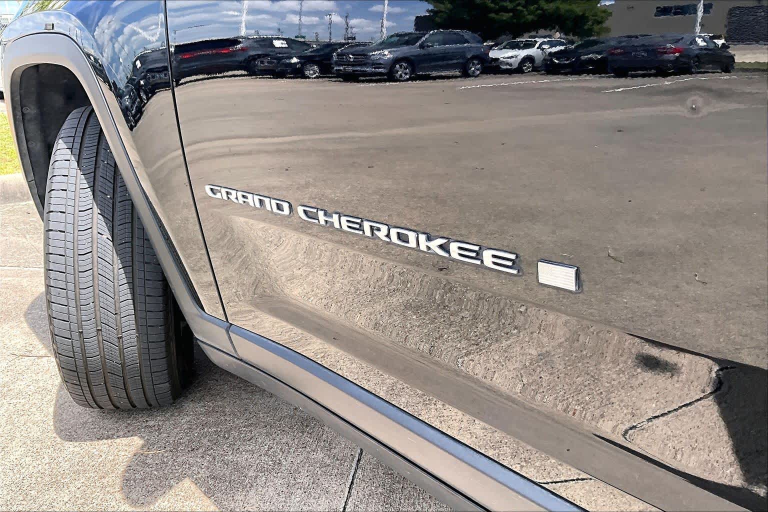 2022 Jeep Grand Cherokee Limited Diamond Black Crystal Pearlcoat at Tomball Chrysler Dodge Jeep Ram