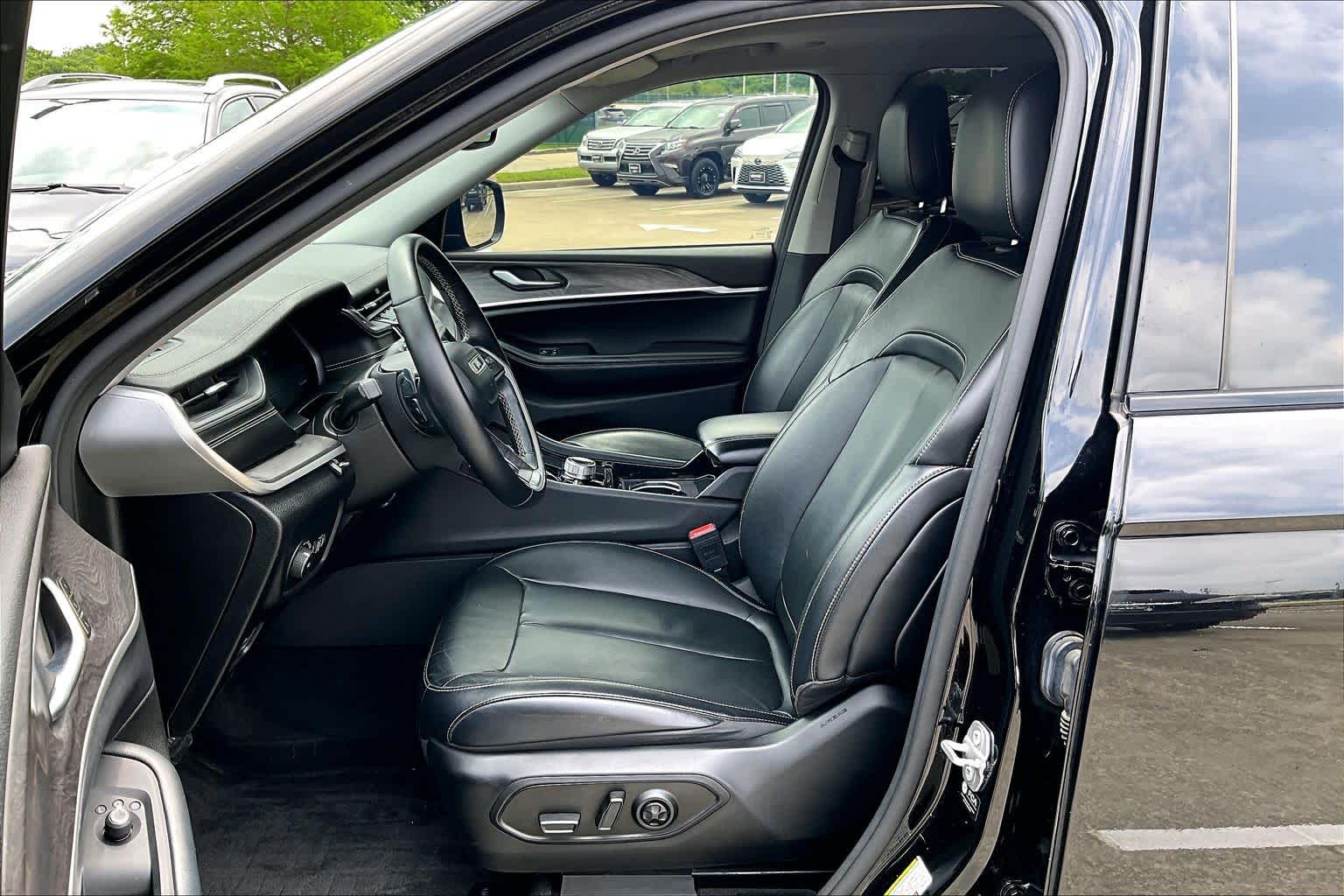 2021 Jeep Grand Cherokee L Limited Diamond Black Crystal Pearlcoat at AutoNation USA Katy
