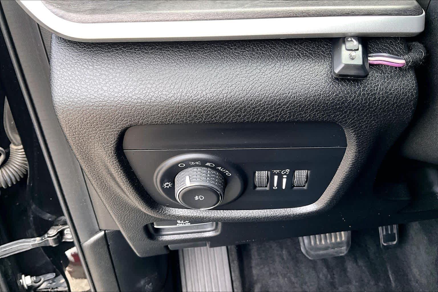 2021 Jeep Grand Cherokee L Limited Diamond Black Crystal Pearlcoat at AutoNation USA Katy