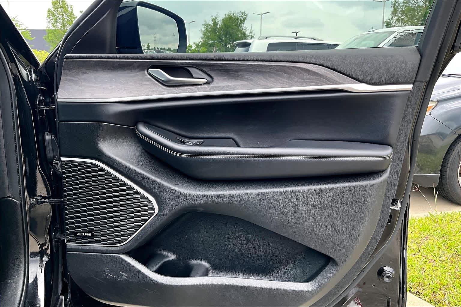 2021 Jeep Grand Cherokee L Limited Diamond Black Crystal Pearlcoat at AutoNation USA Katy
