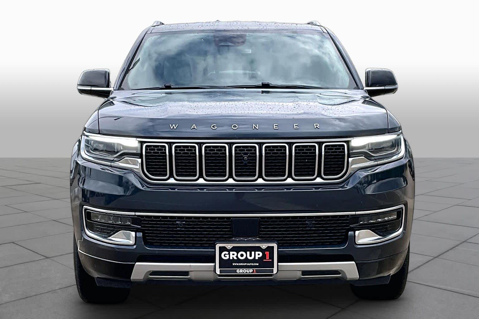 2023 Jeep Wagoneer photo 3 of 32