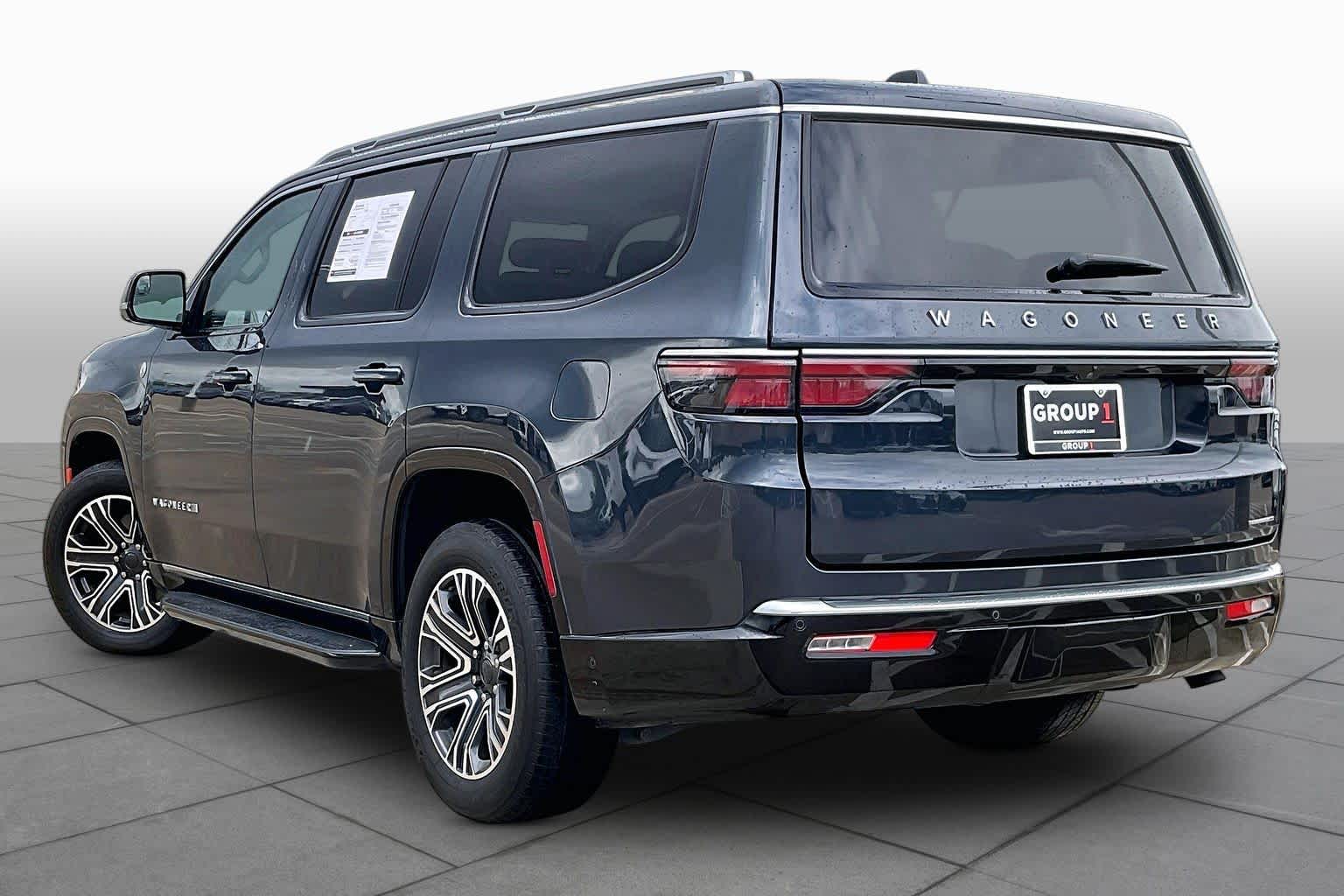 2023 Jeep Wagoneer photo 9 of 32