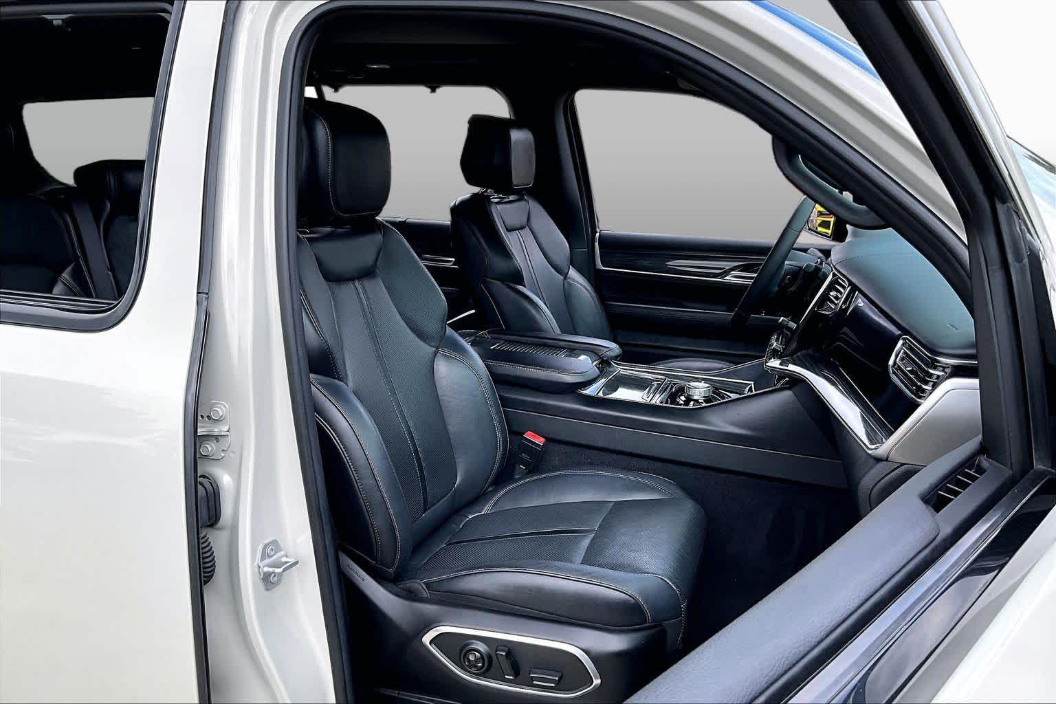 2022 Jeep Wagoneer photo 8 of 35