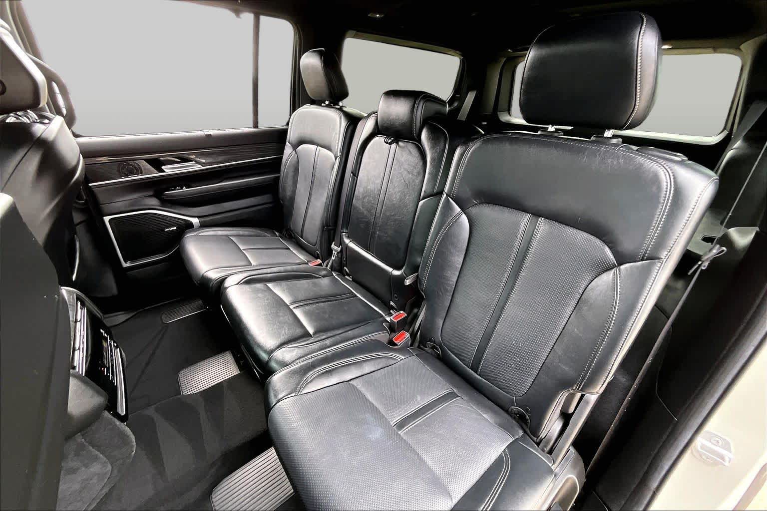 2022 Jeep Wagoneer photo 19 of 35