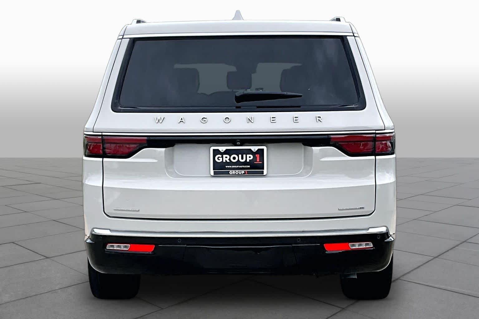2022 Jeep Wagoneer photo 5 of 35
