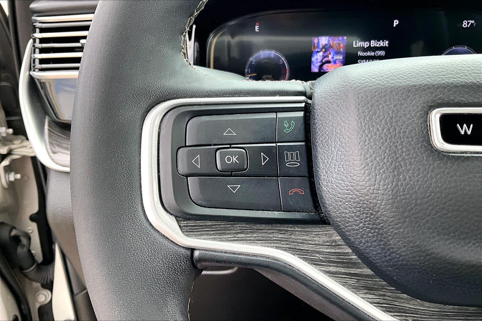 2022 Jeep Wagoneer photo 22 of 35