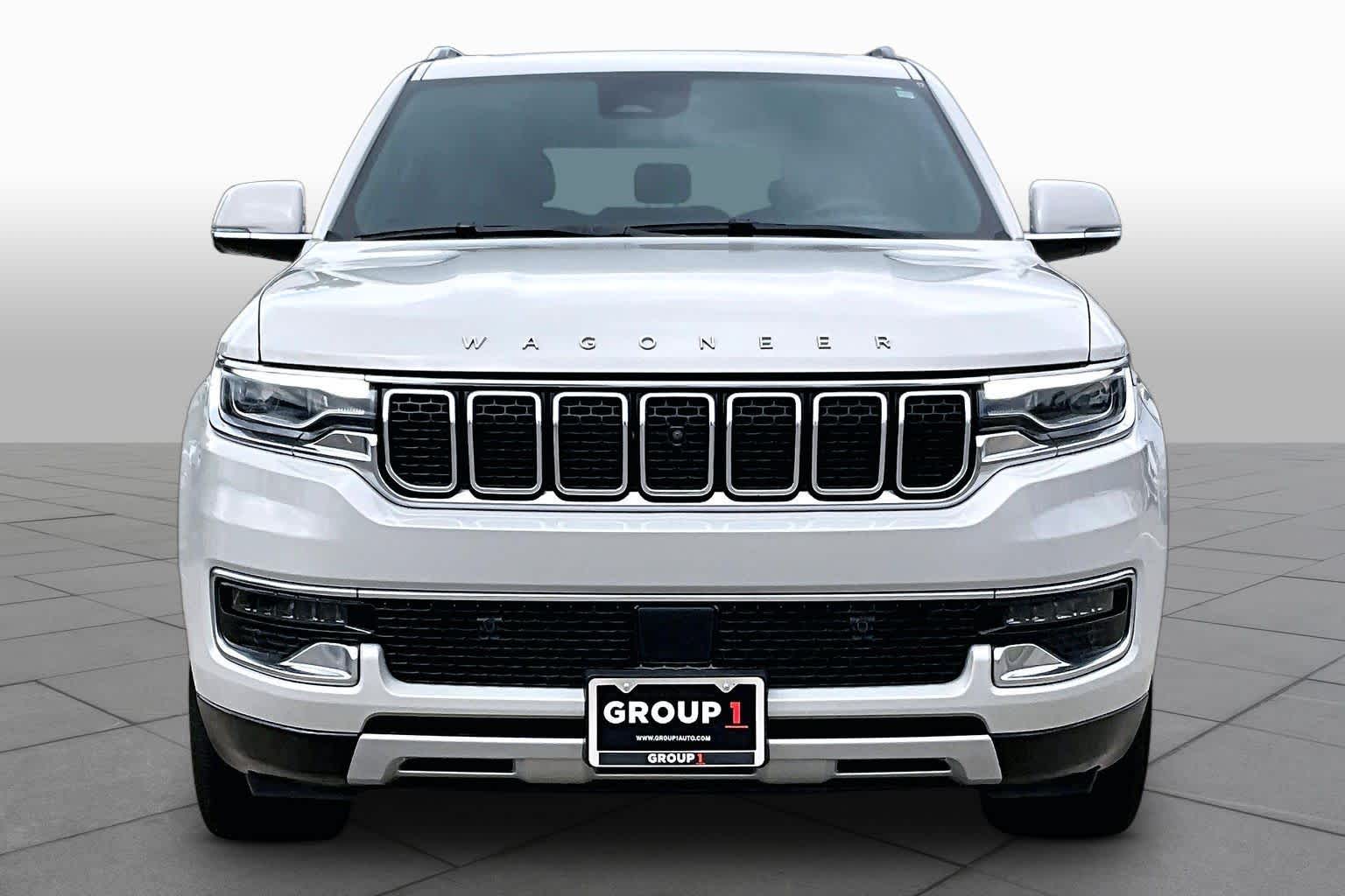 2022 Jeep Wagoneer photo 4 of 35
