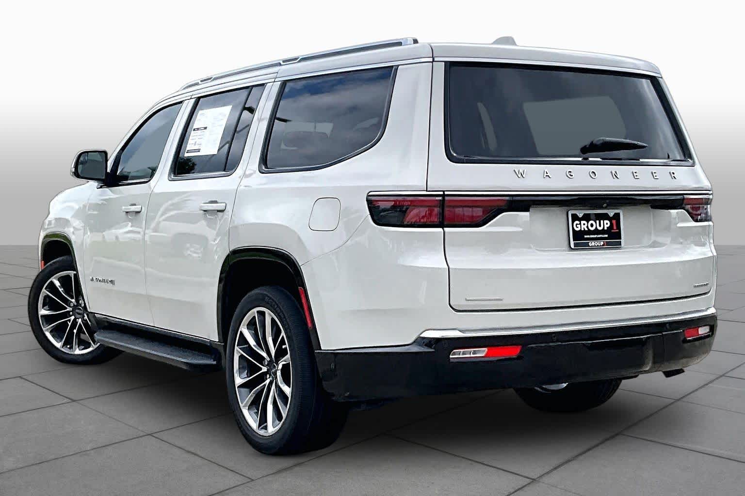 2022 Jeep Wagoneer photo 11 of 35