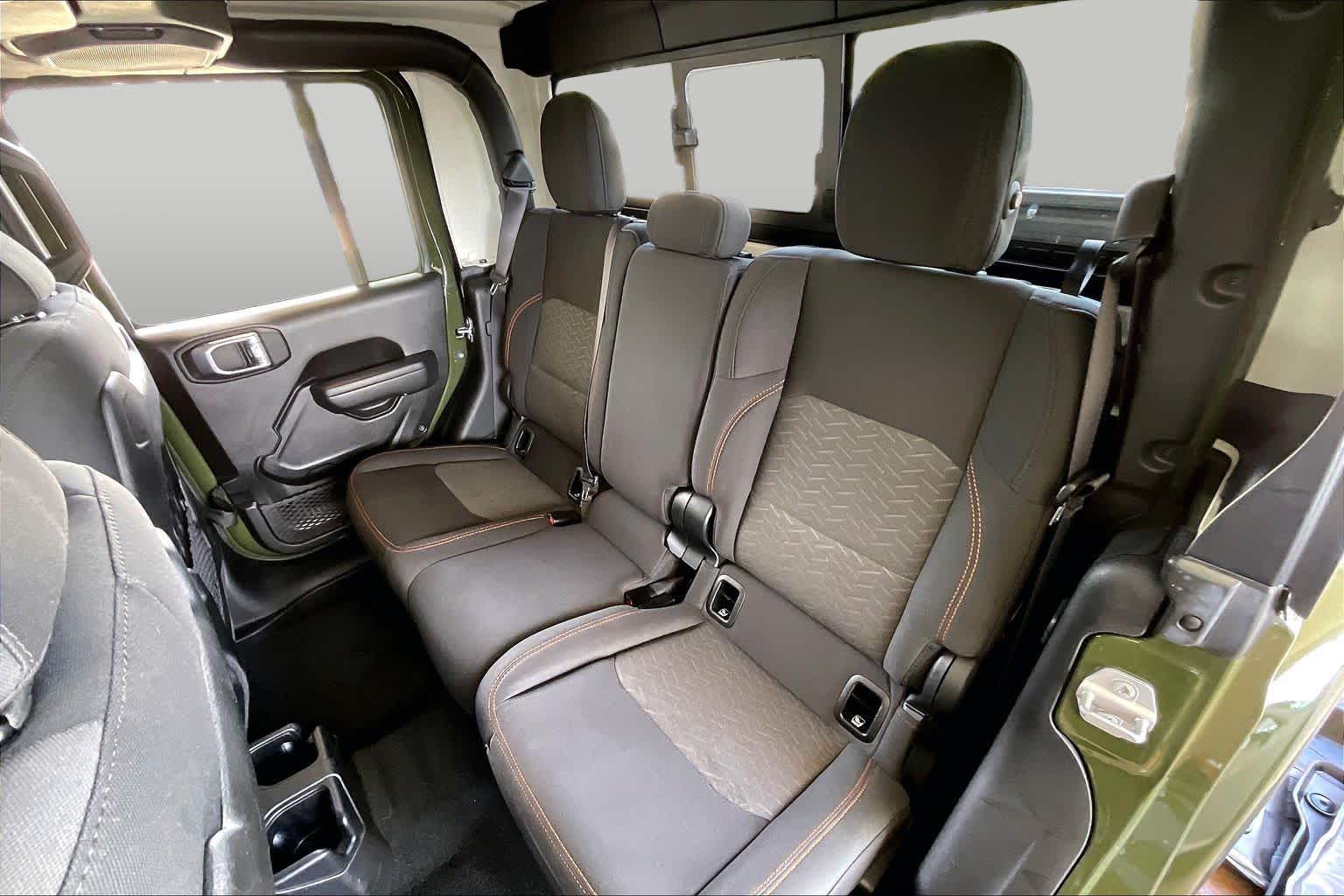2022 Jeep Gladiator photo 19 of 35