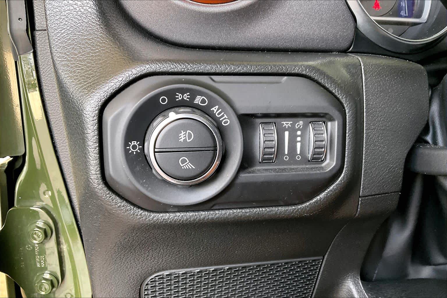 2022 Jeep Gladiator photo 34 of 35
