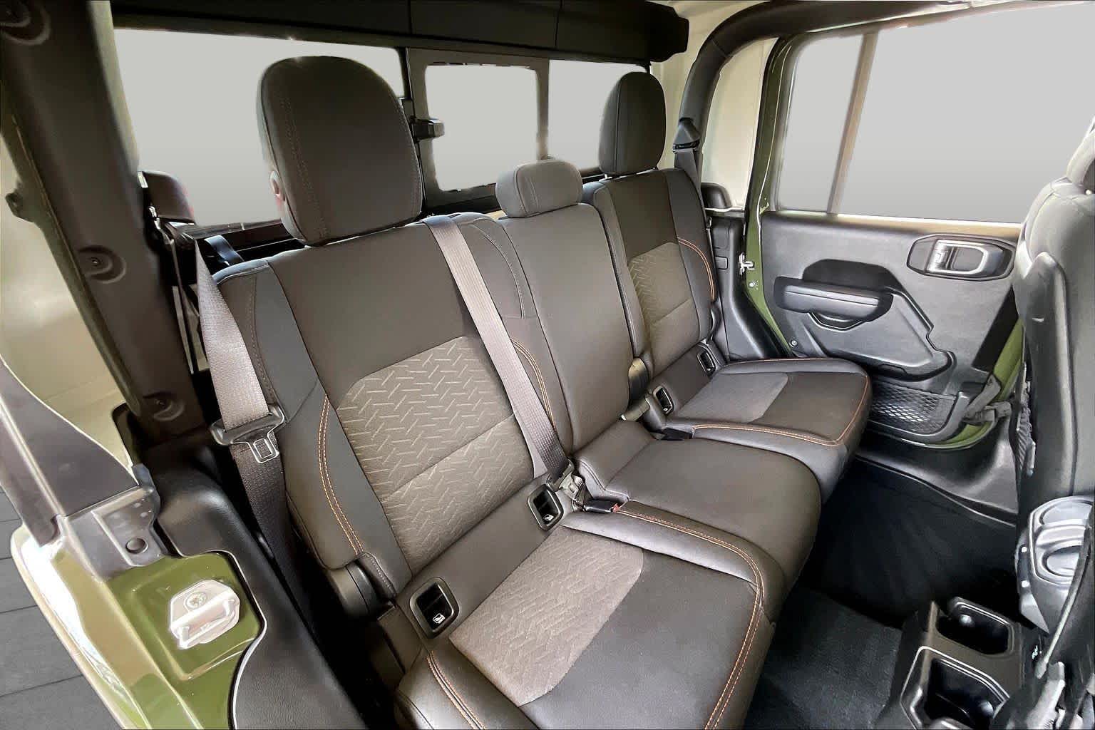2022 Jeep Gladiator photo 18 of 35