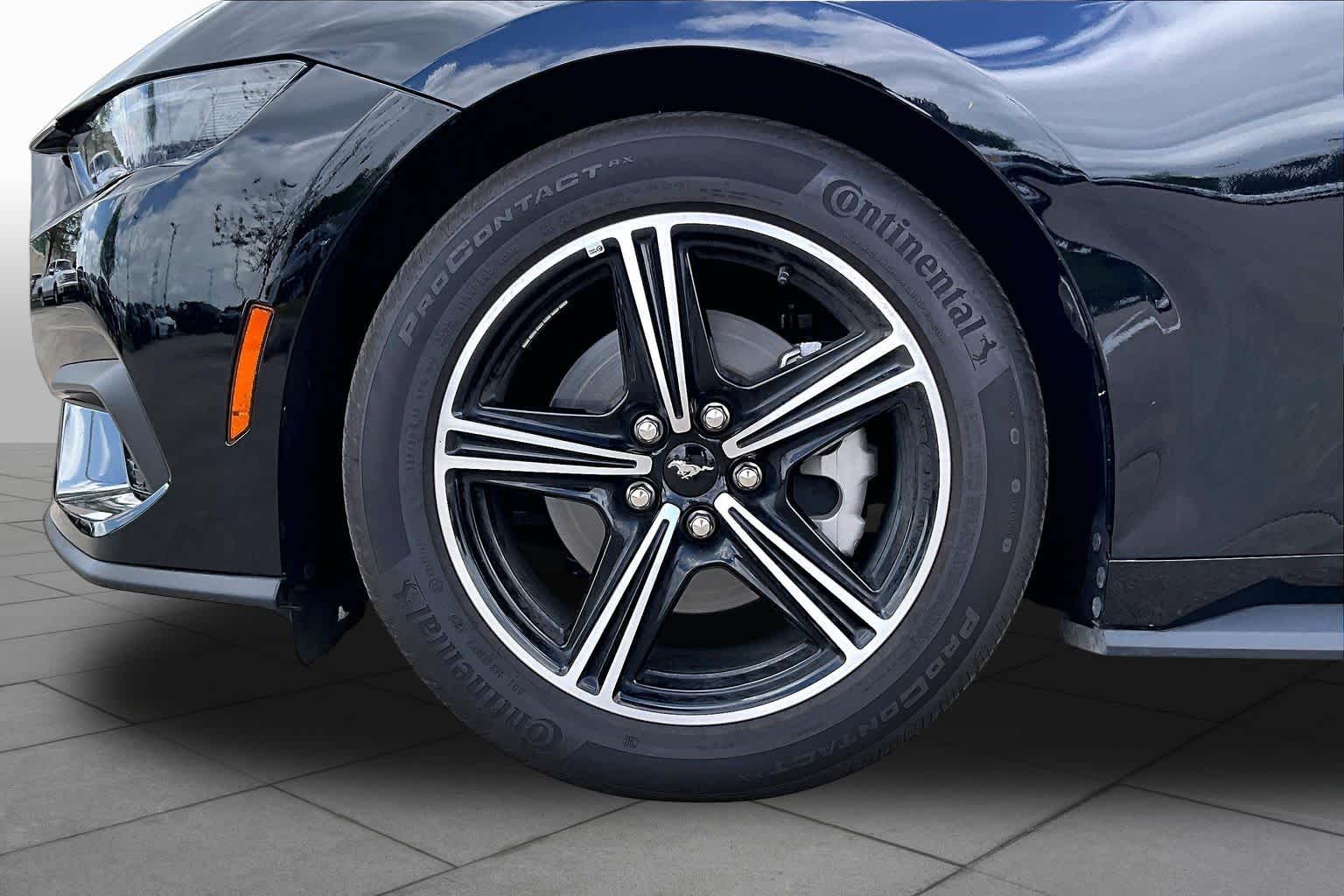 2025 Ford Mustang EcoBoost Premium - 8