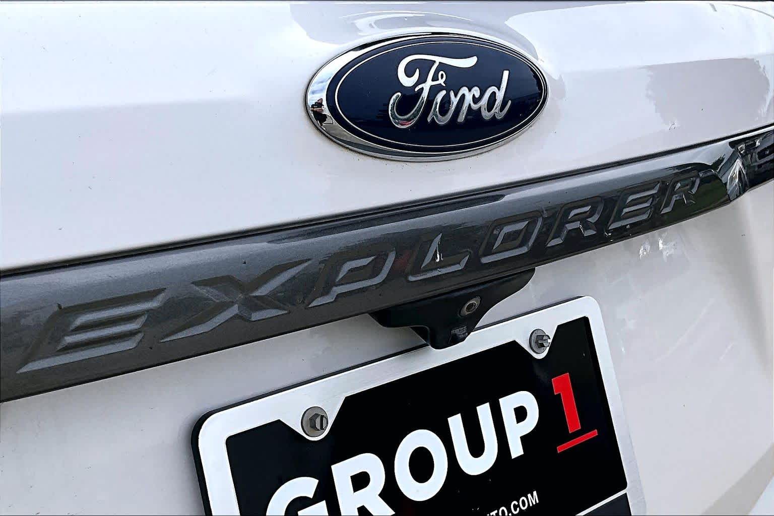 2017 Ford Explorer photo 29 of 33