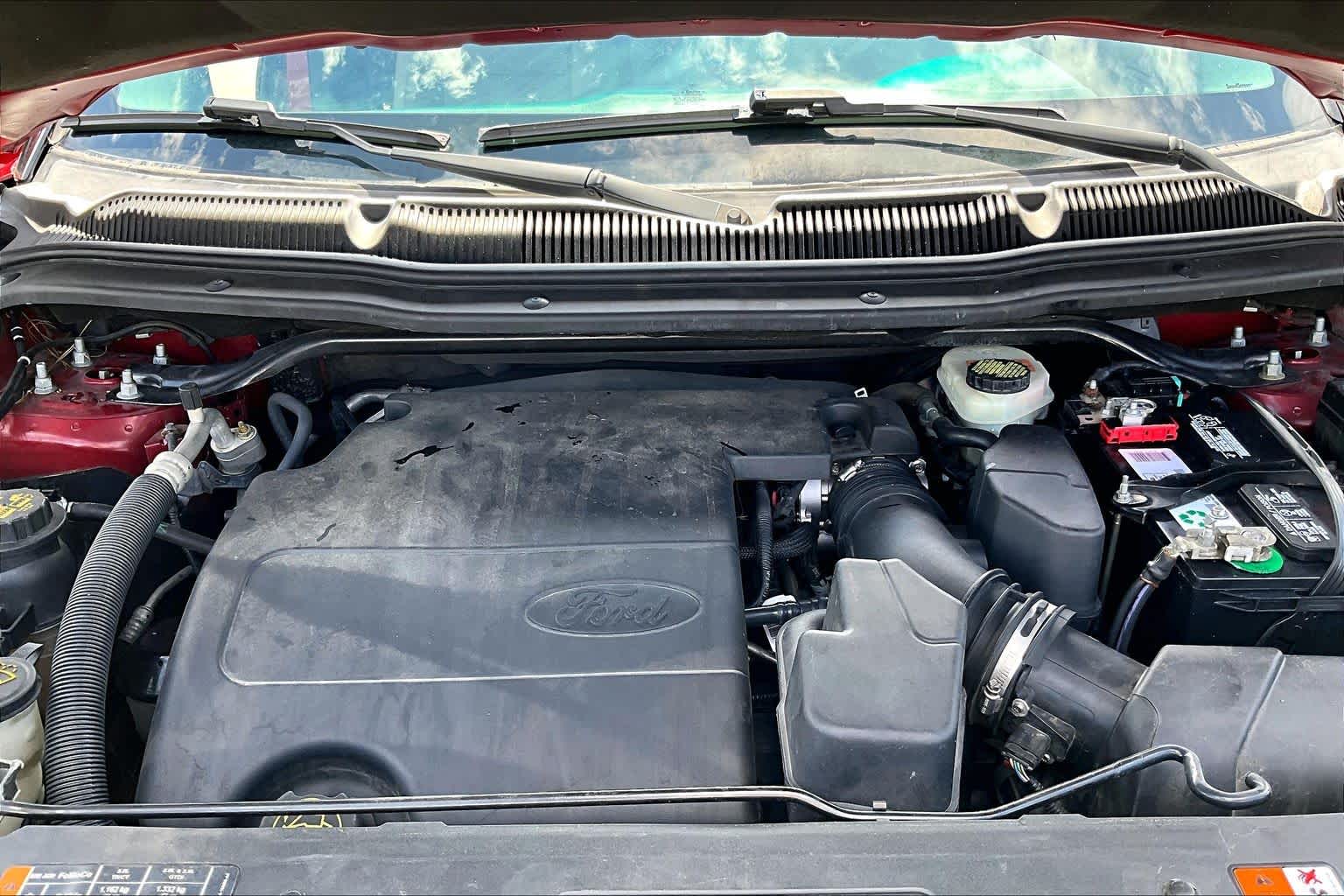 2015 Ford Explorer photo 30 of 35
