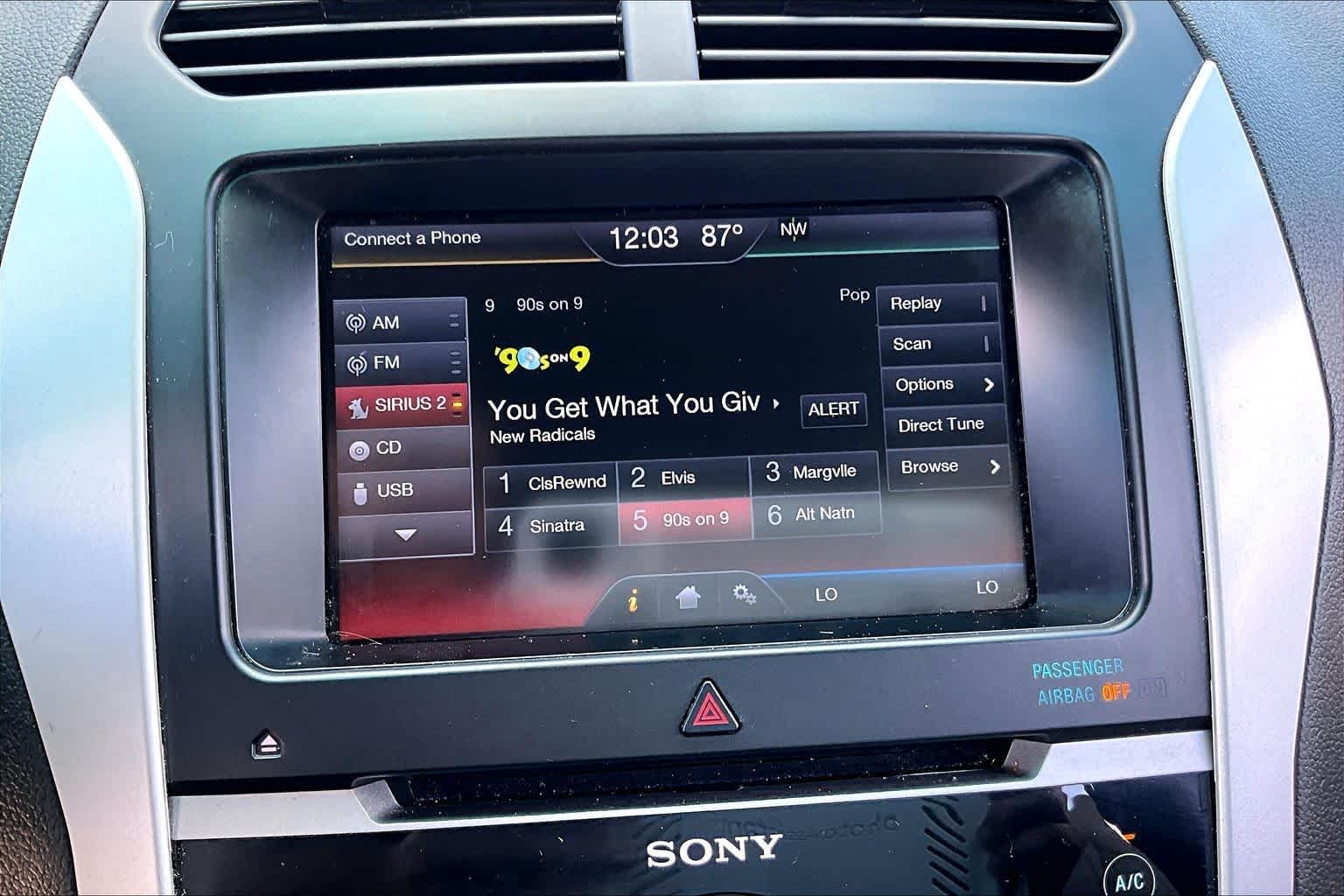 2015 Ford Explorer photo 32 of 35