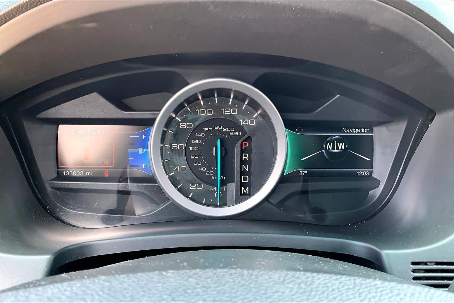 2015 Ford Explorer photo 24 of 35