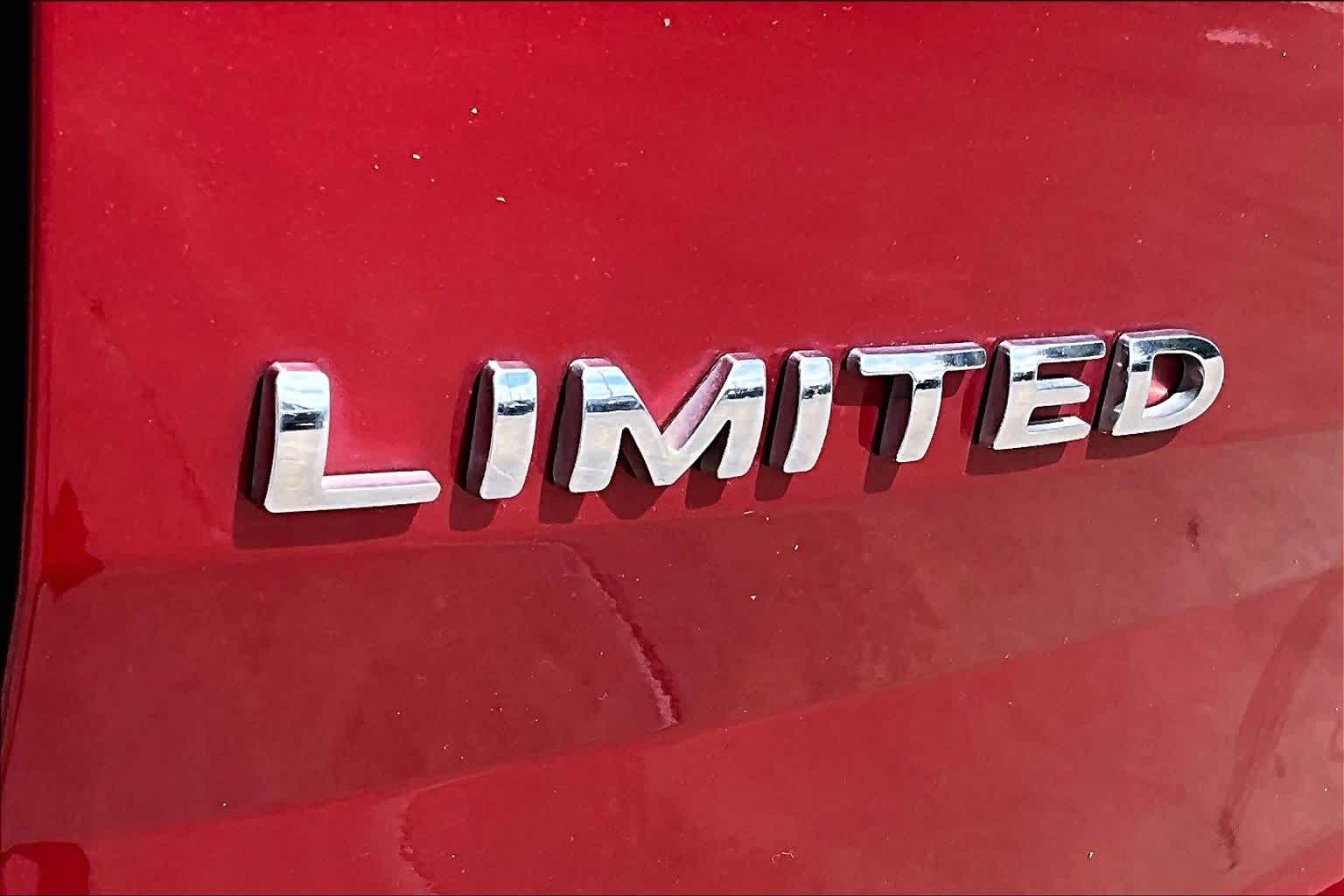 2015 Ford Explorer photo 9 of 35