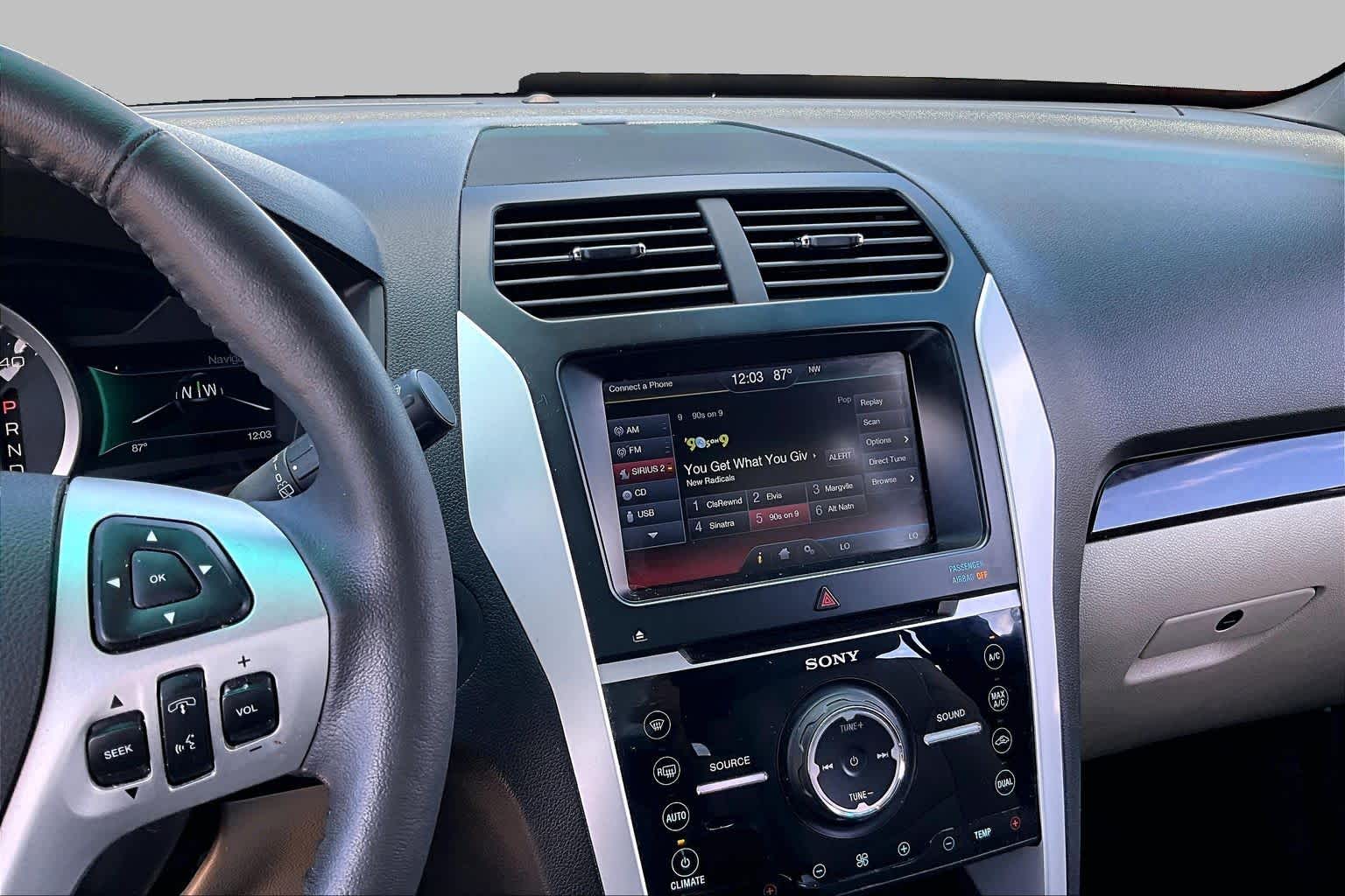 2015 Ford Explorer photo 6 of 35