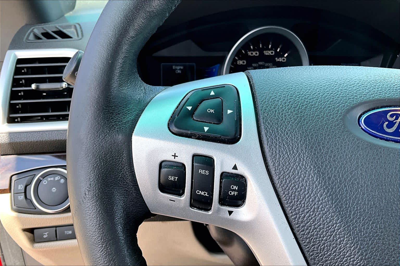 2015 Ford Explorer photo 22 of 35