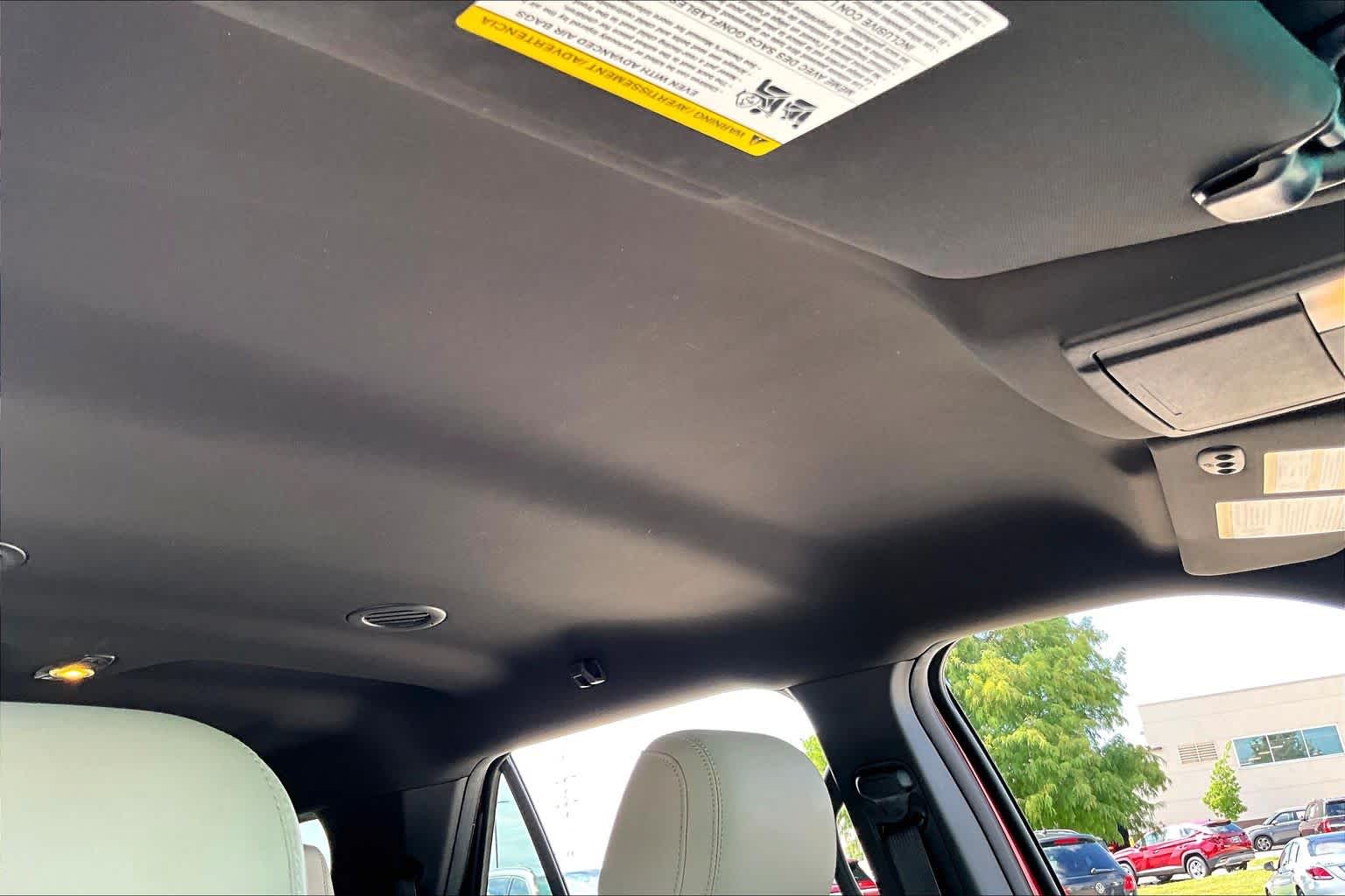 2015 Ford Explorer photo 13 of 35