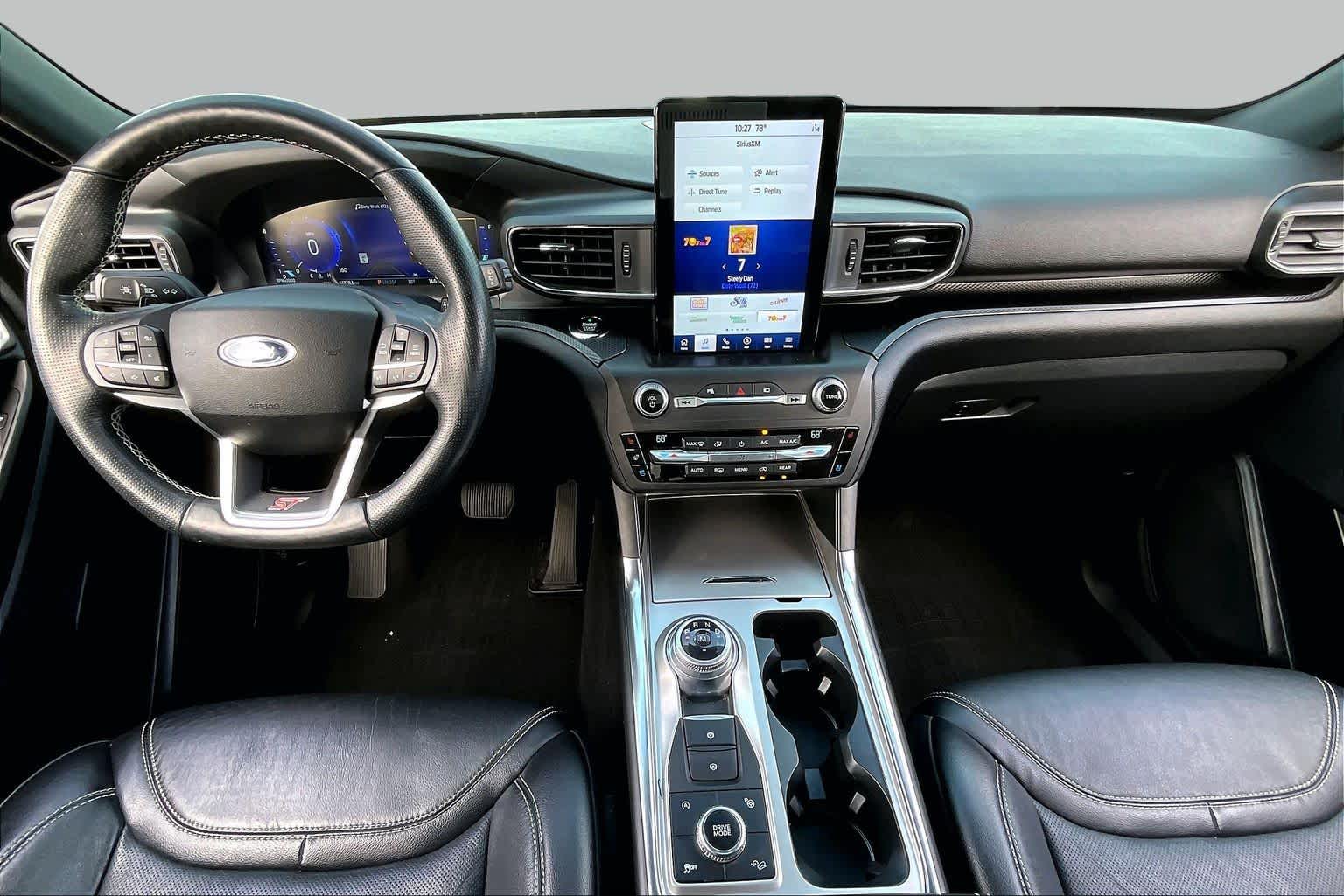 2020 Ford Explorer photo 14 of 34
