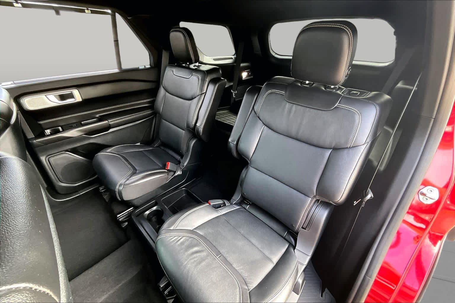2020 Ford Explorer photo 19 of 34